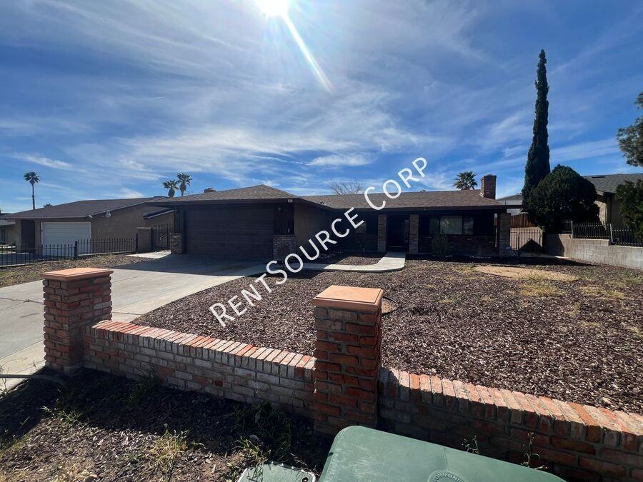 928 Windy Pass - Photo 3 of 32