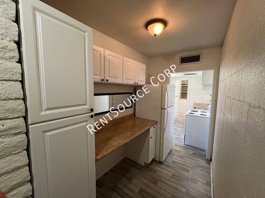 238 E Williams St - Photo 4 of 14