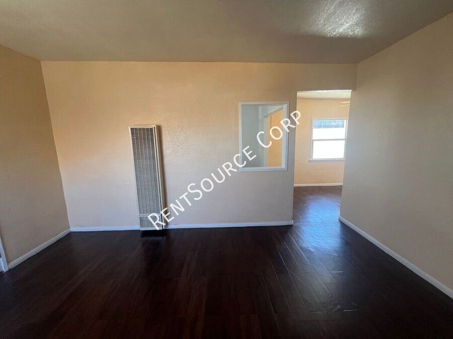 920 Flora St - Photo 7 of 30