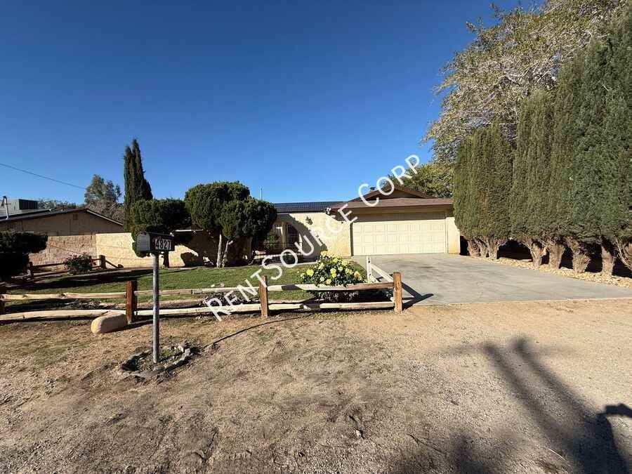 4827 W Avenue L6 - Photo 2 of 34