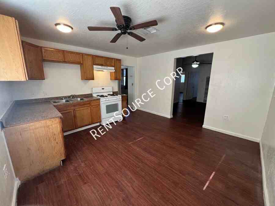 1411 Nancy St - Photo 6 of 22