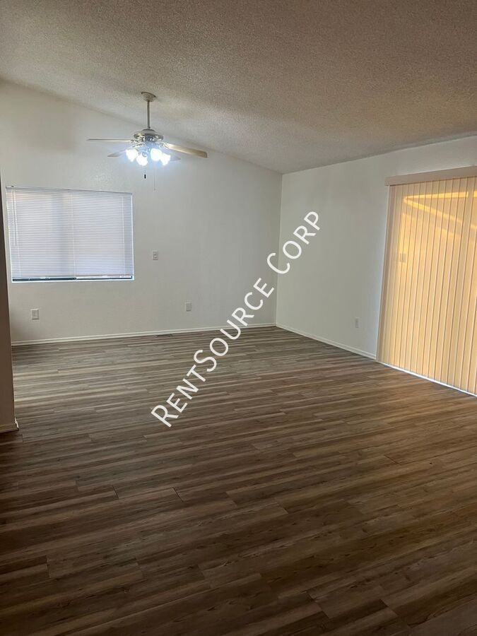 14229 Winchester Dr - Photo 4 of 17