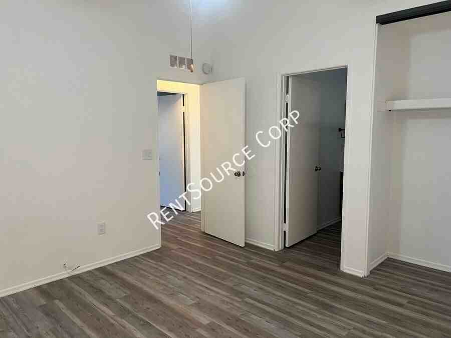 14229 Winchester Dr - Photo 6 of 17