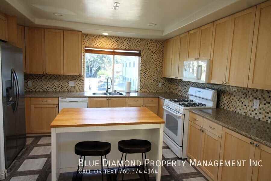 917 3rd St - Photo 2 of 12