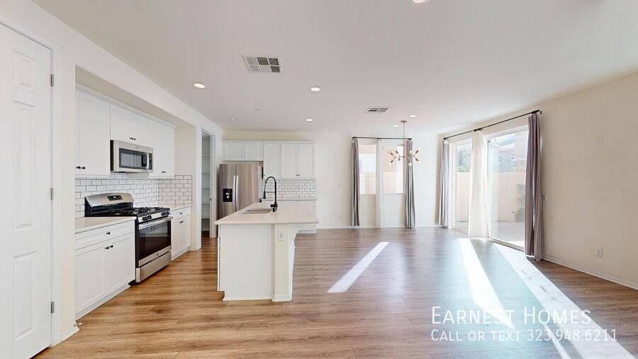 9241 N Lamia Ct - Photo 4 of 25