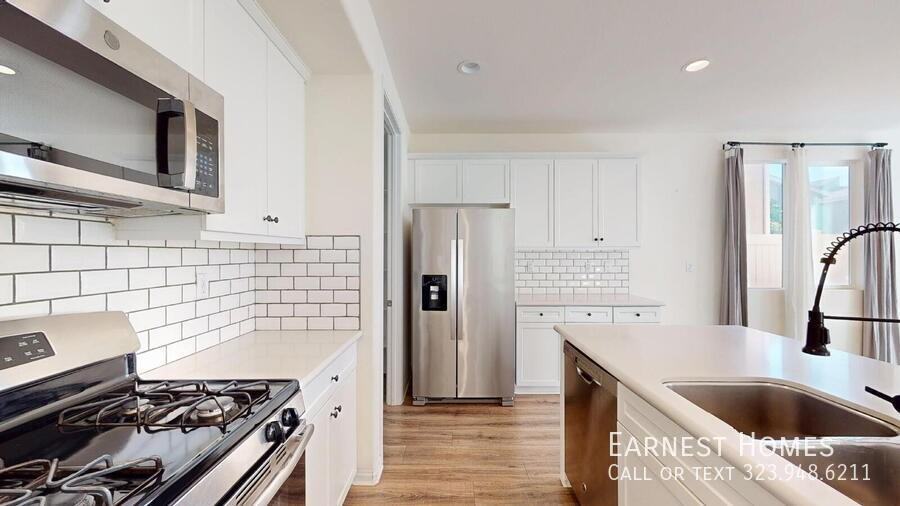 9241 N Lamia Ct - Photo 5 of 25