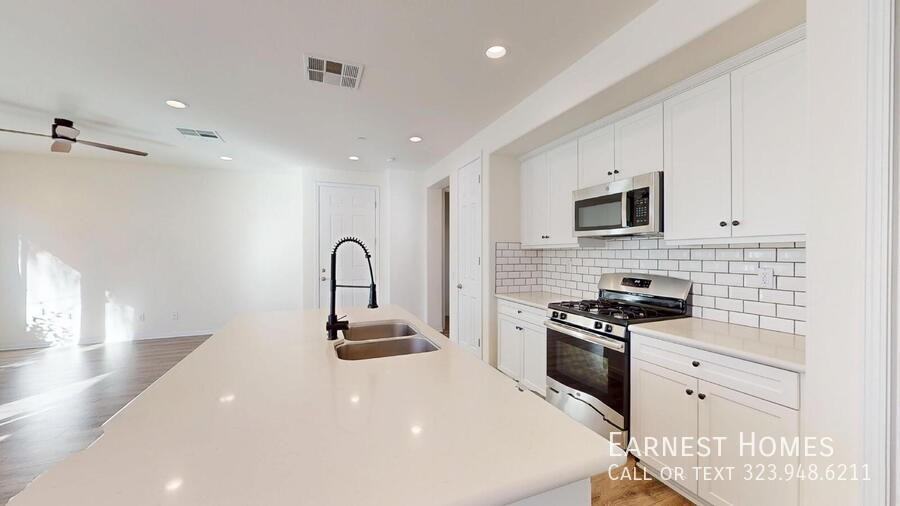 9241 N Lamia Ct - Photo 6 of 25