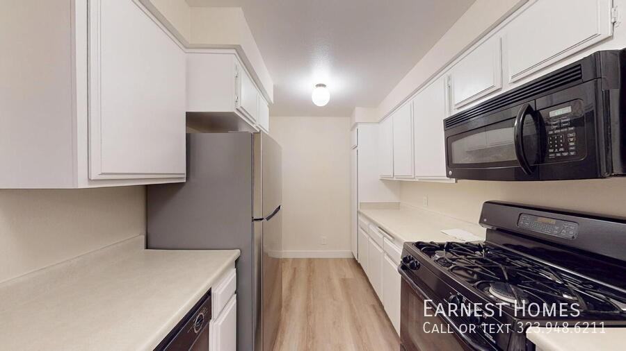 15215 Magnolia Blvd #110 - Photo 6 of 23