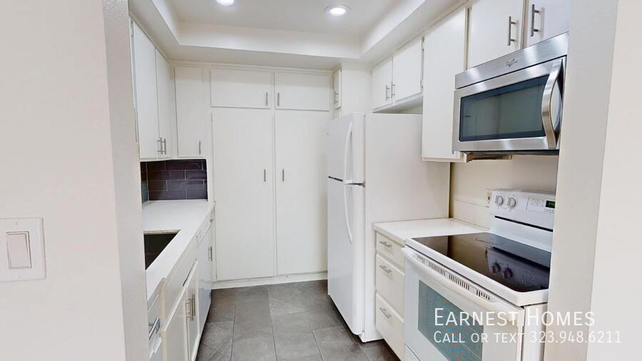 12830 Burbank Blvd #107 - Photo 7 of 9