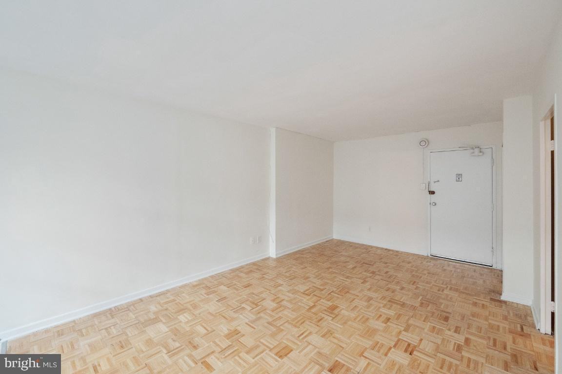 940 25th St Nw #103S - Photo 4 of 32