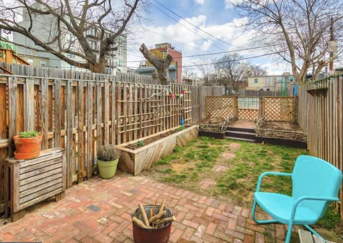 733 18th St Ne - Photo 5 of 17