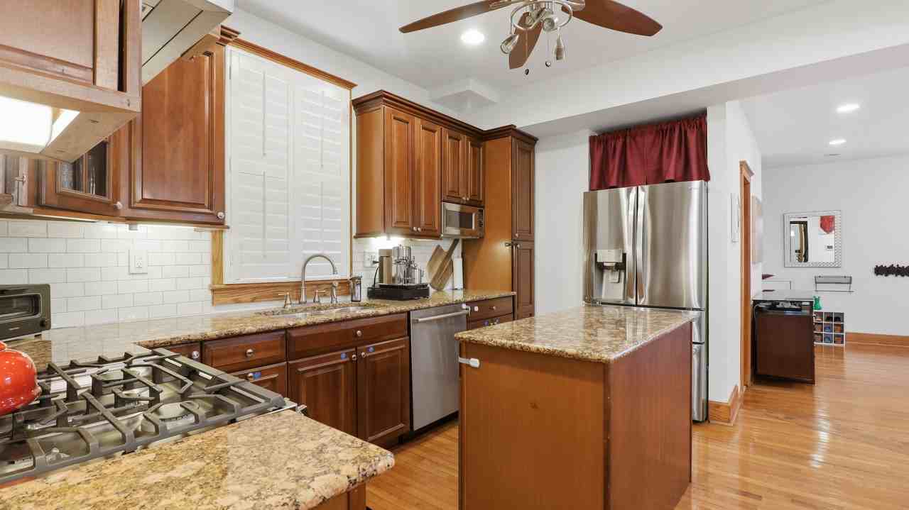 30 Longfellow St Ne - Photo 3 of 49