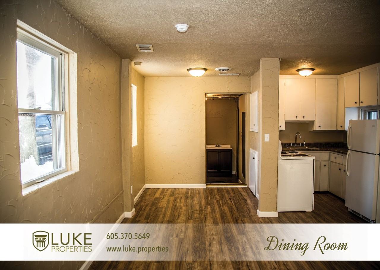 106 1/2 S Lincoln Ave - Photo 3 of 6