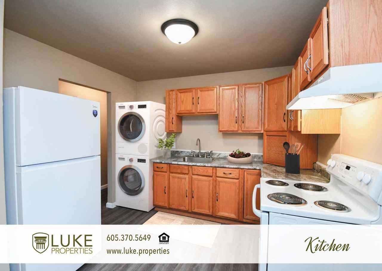 3005 E 20th St - Photo 4 of 15