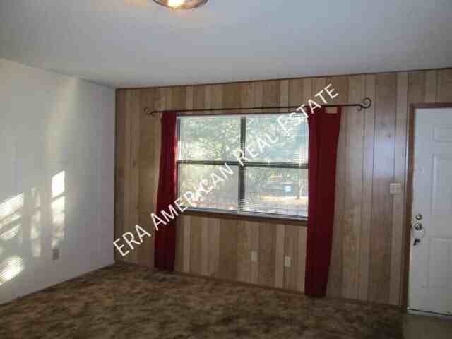 211 Tooke St Apt M - Photo 2 of 7