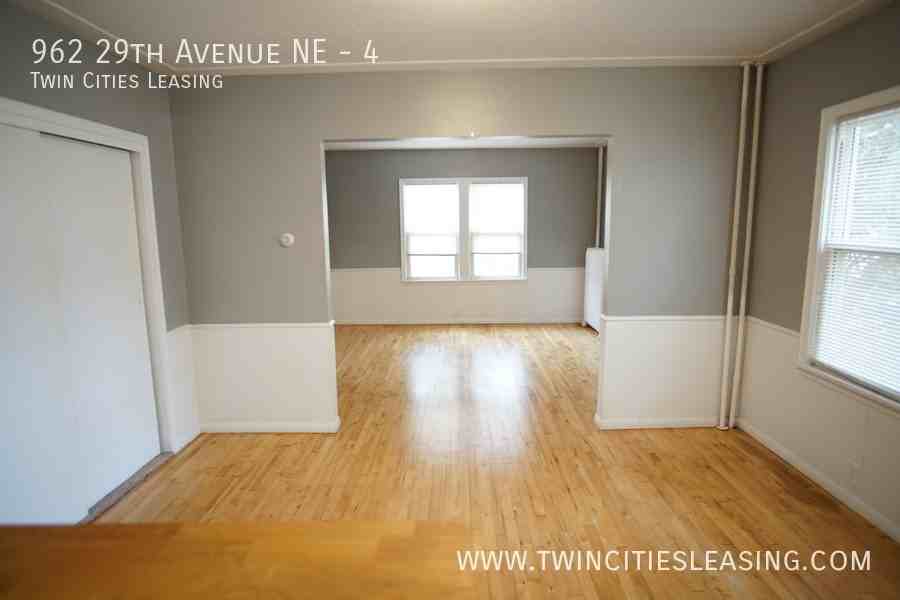 962 29th Ave Ne #4 - Photo 5 of 15