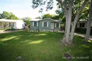 featured image of 118 E Fowler Ave