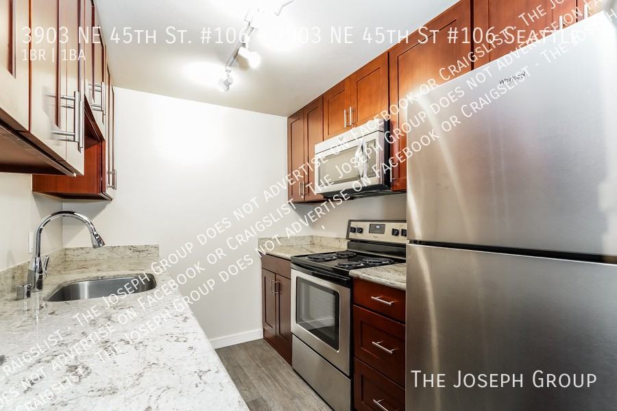 3903 Ne 45th St - Photo 6 of 21