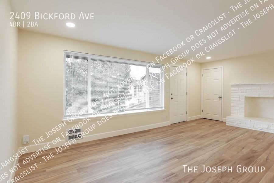 2409 Bickford Ave - Photo 2 of 21