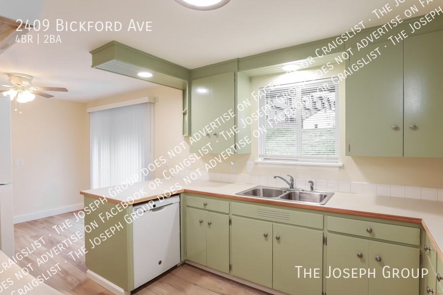 2409 Bickford Ave - Photo 7 of 21