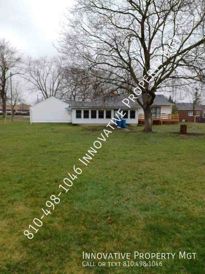 7067 Miller Rd - Photo 3 of 43