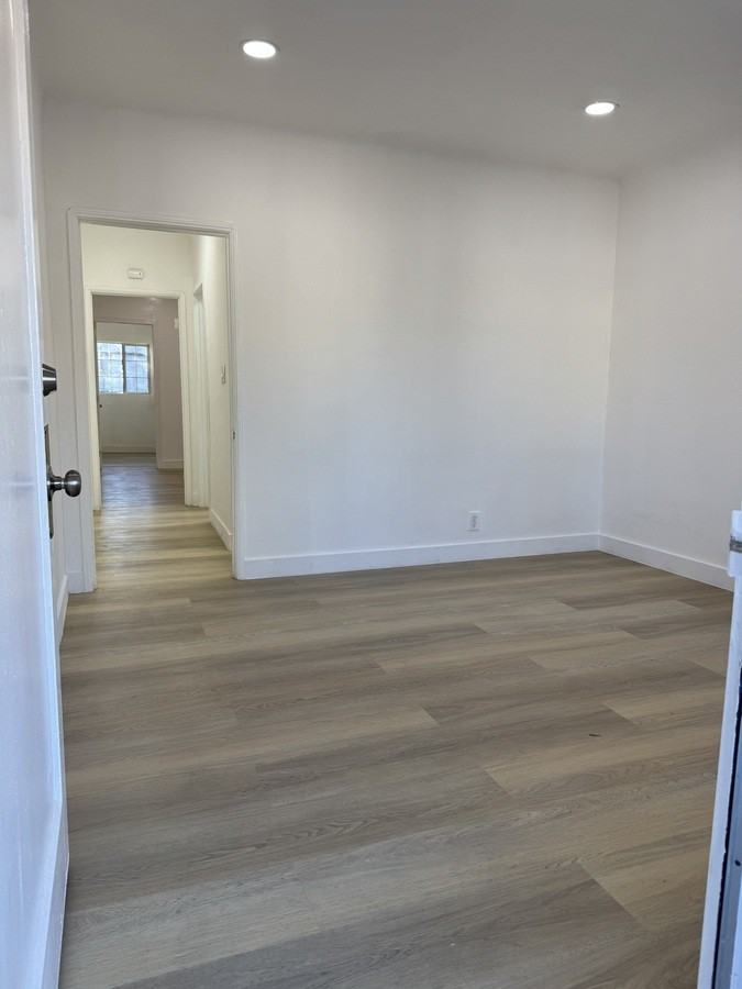 1003 Clement St - Photo 3 of 8