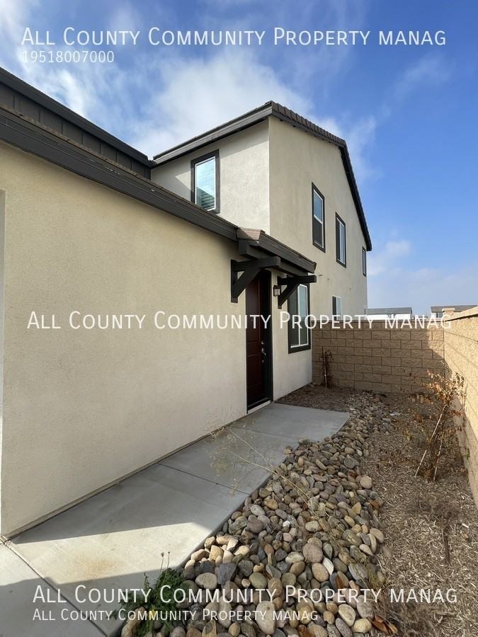 2398 Diamond Edge Rd - Photo 2 of 15