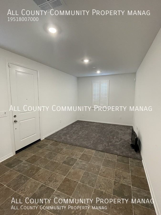 2398 Diamond Edge Rd - Photo 3 of 15