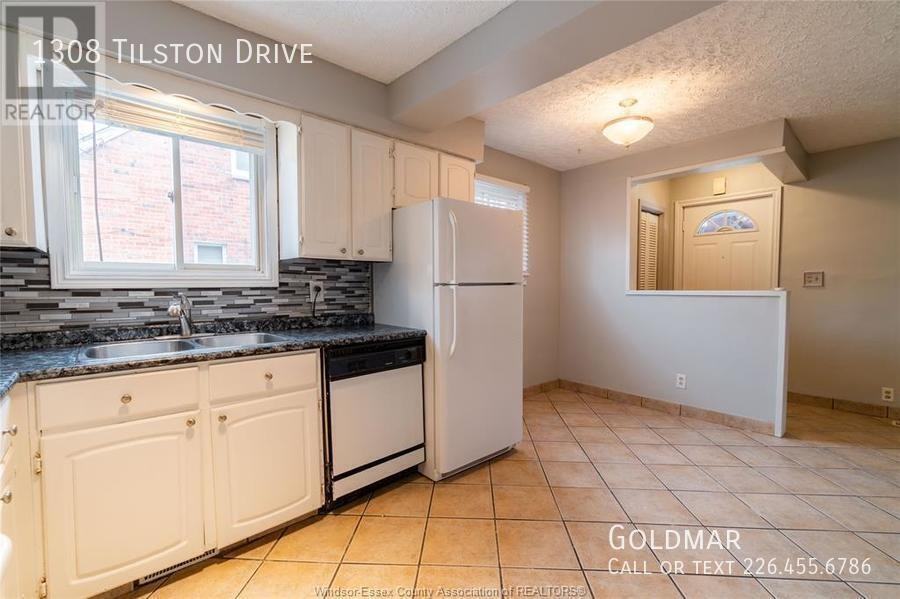 1308 Tilston Dr - Photo 4 of 24