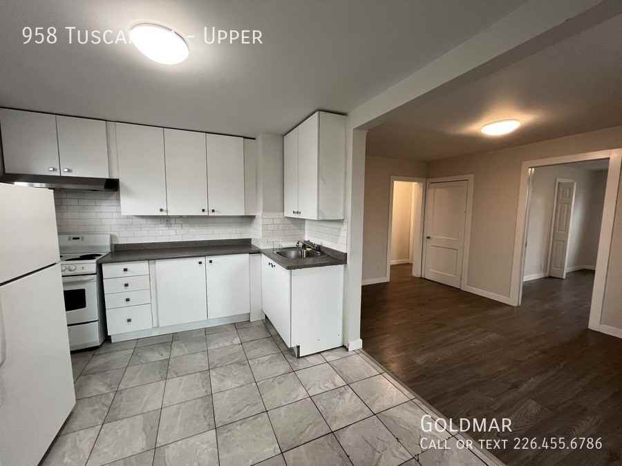 958 Tuscarora St - Photo 3 of 13