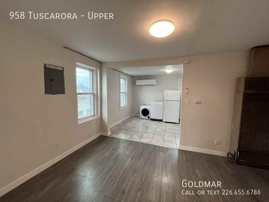 958 Tuscarora St - Photo 4 of 13