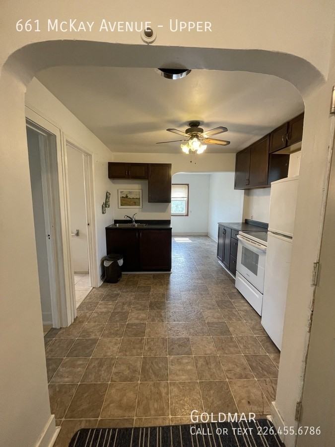 661 Mckay Ave - Photo 4 of 11