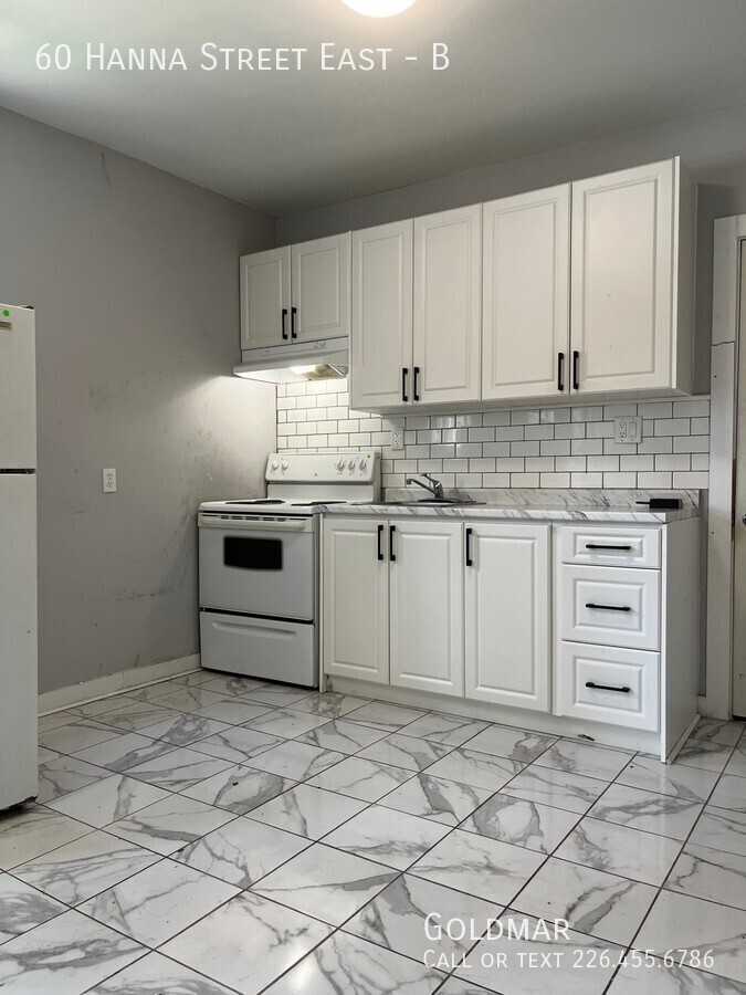 60 Hanna St E #B