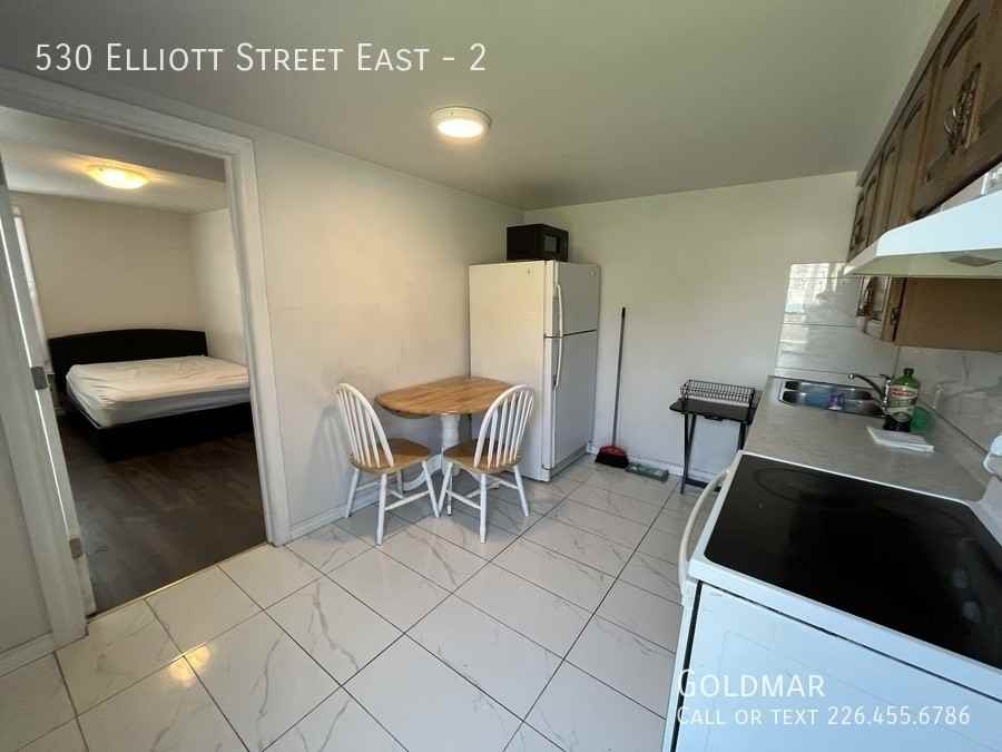 530 Elliott St E #2 - Photo 5 of 11