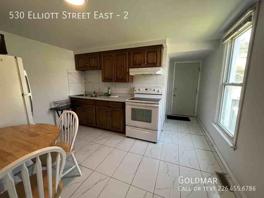 530 Elliott St E #2 - Photo 7 of 11