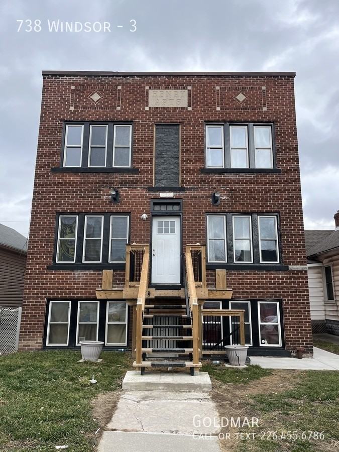 738 Windsor Ave #3 - Photo 2 of 11