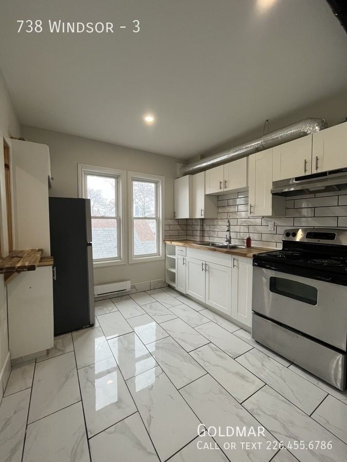 738 Windsor Ave #3 - Photo 7 of 11