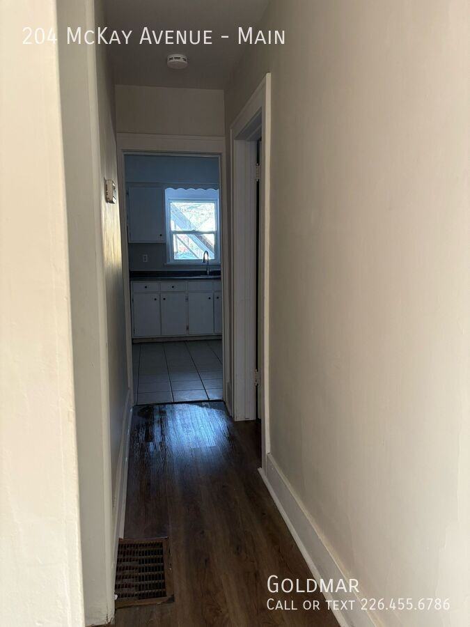 204 Mckay Ave #MAIN - Photo 7 of 10