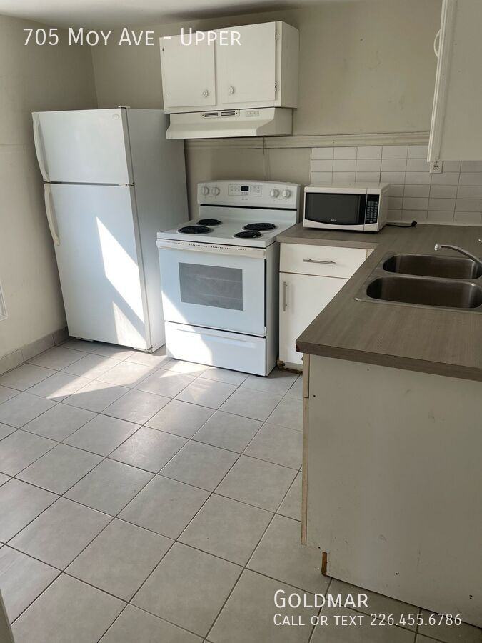 705 Moy Ave - Photo 2 of 7