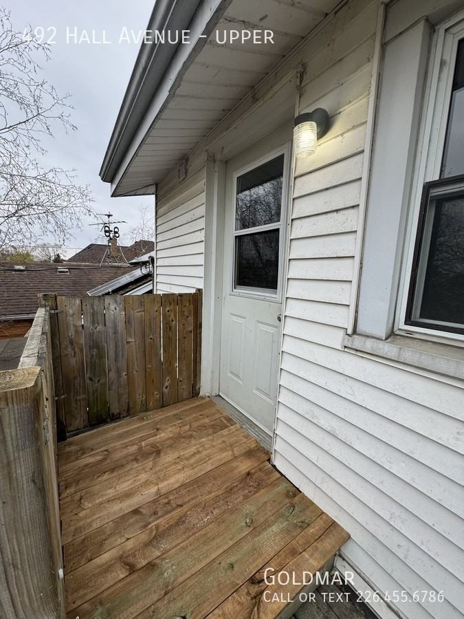 492 Hall Ave - Photo 4 of 18