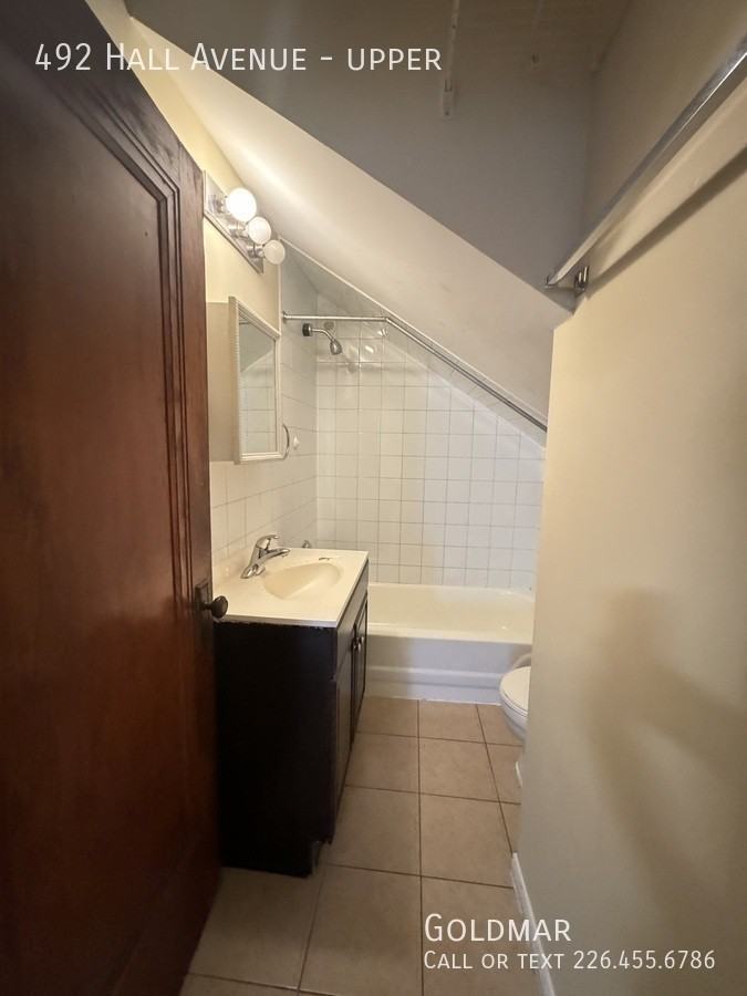 492 Hall Ave - Photo 6 of 18