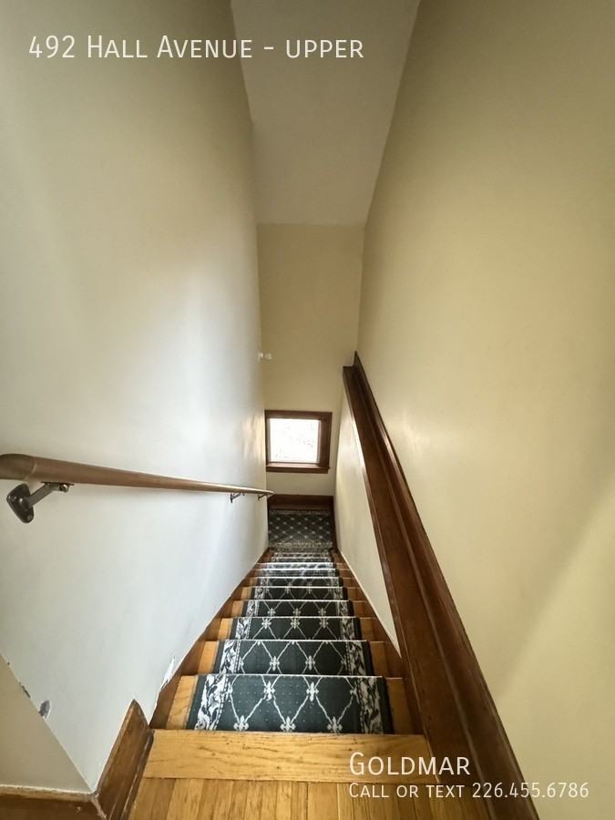 492 Hall Ave - Photo 7 of 18