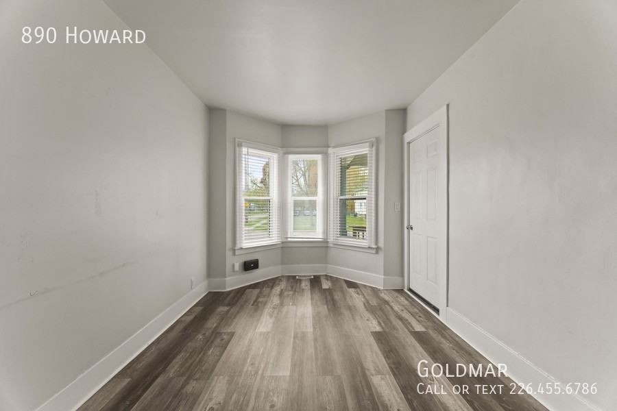 890 Howard Ave - Photo 3 of 11