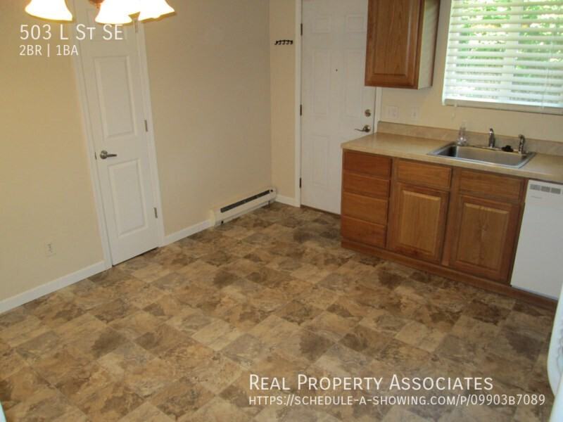 503 L St Se - Photo 2 of 17