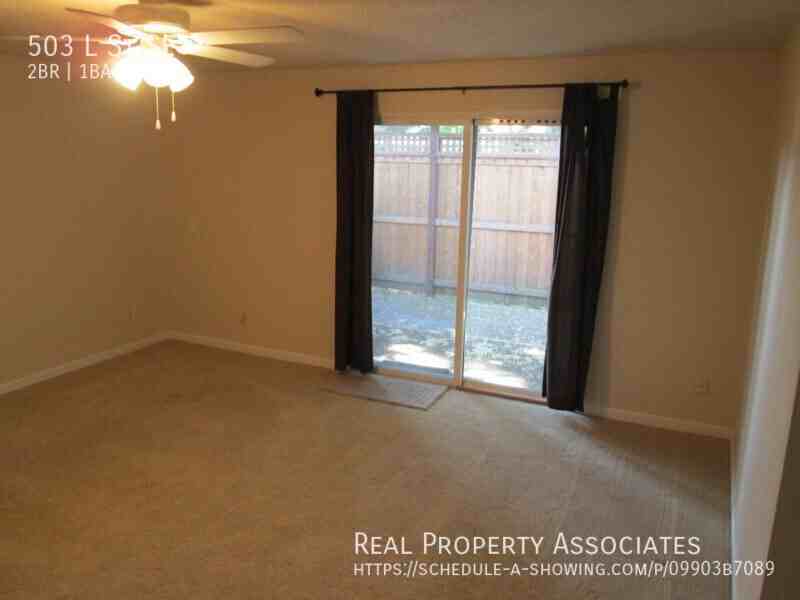 503 L St Se - Photo 4 of 17