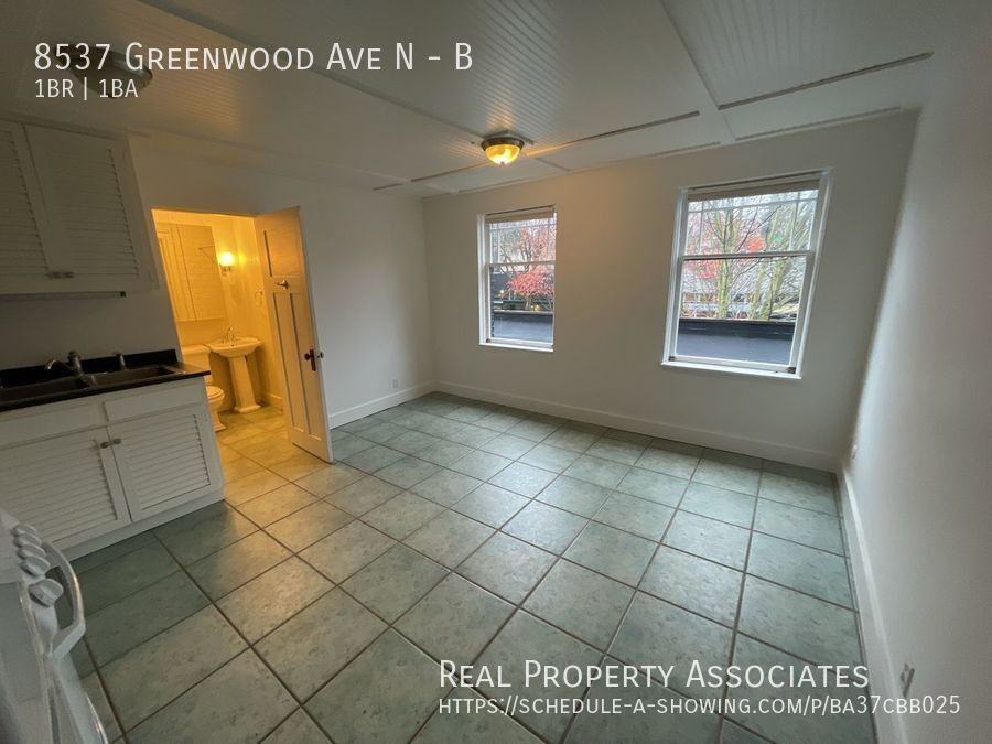 8537 Greenwood Ave N #B - Photo 3 of 6
