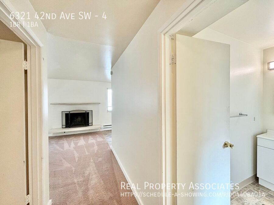 6321 42nd Ave Sw #4 - Photo 2 of 15