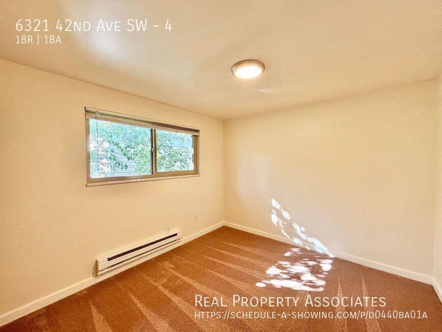 6321 42nd Ave Sw #4 - Photo 4 of 15