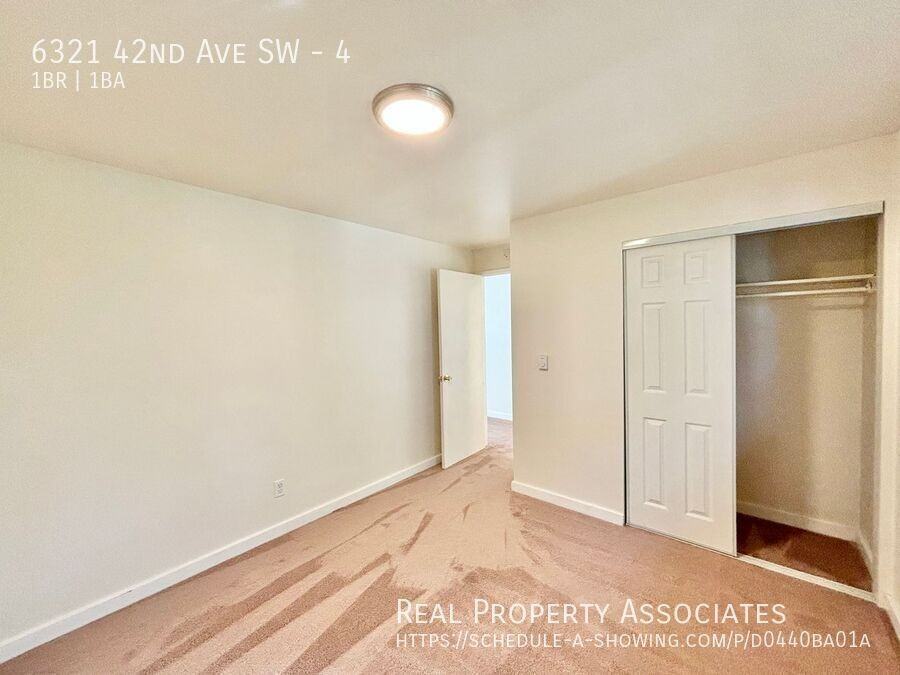 6321 42nd Ave Sw #4 - Photo 6 of 15