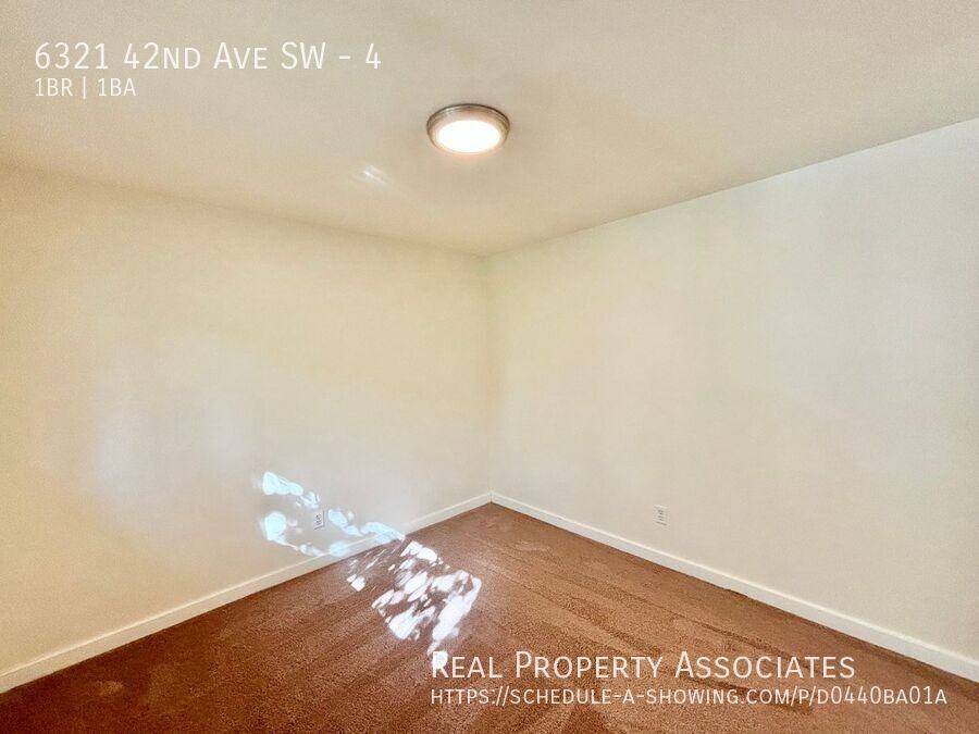 6321 42nd Ave Sw #4 - Photo 7 of 15